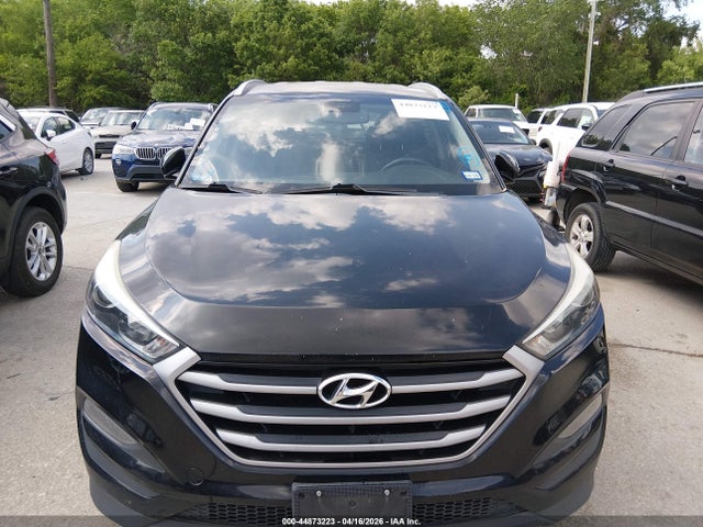 KM8J33A42HU541467 Hyundai Tucson Se Plus