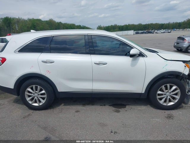 44873238 :رقم المزاد ، 5XYPG4A32JG415908 vin ، 2018 Kia Sorento 2.4l Lx مزاد بيع
