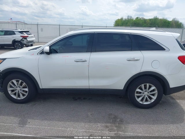 44873238 :رقم المزاد ، 5XYPG4A32JG415908 vin ، 2018 Kia Sorento 2.4l Lx مزاد بيع