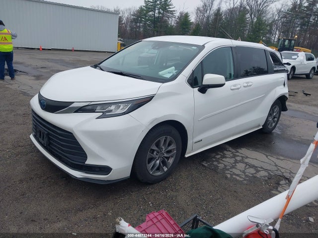 5TDKSKFC9MS010125 Toyota SIENNA LE