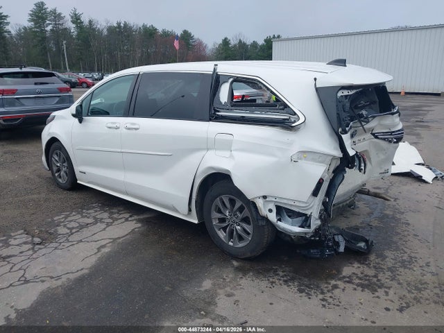 5TDKSKFC9MS010125 Toyota SIENNA LE