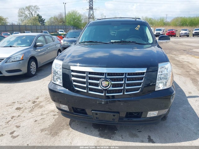 Продажа на аукционе авто 2011 Cadillac Escalade Luxury, vin: 1GYS4BEF4BR226685, номер лота: 44873250