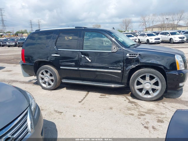 Продажа на аукционе авто 2011 Cadillac Escalade Luxury, vin: 1GYS4BEF4BR226685, номер лота: 44873250