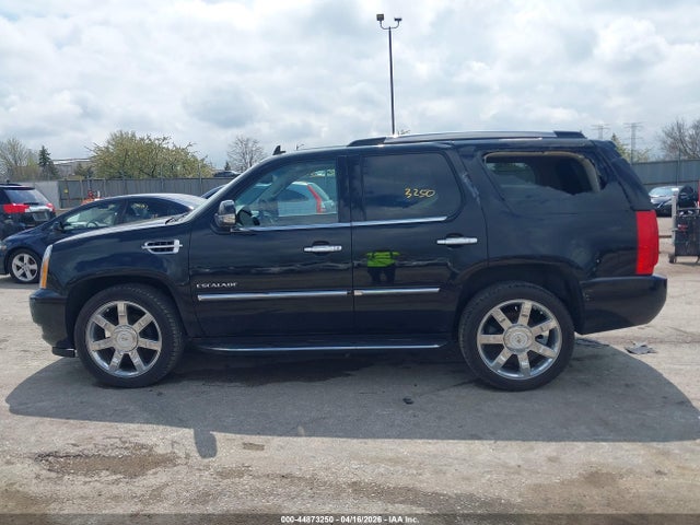 Продажа на аукционе авто 2011 Cadillac Escalade Luxury, vin: 1GYS4BEF4BR226685, номер лота: 44873250