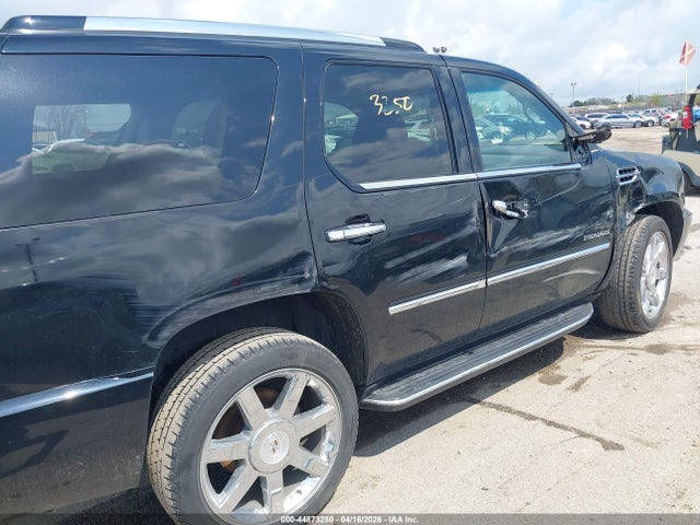 Продажа на аукционе авто 2011 Cadillac Escalade Luxury, vin: 1GYS4BEF4BR226685, номер лота: 44873250