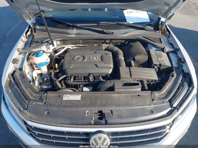 2017 Volkswagen Passat 1.8t Sel Premium მანქანა იყიდება აუქციონზე, vin: 1VWCT7A34HC003139, აუქციონის ნომერი: 44873323