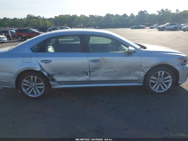 2017 Volkswagen Passat 1.8t Sel Premium მანქანა იყიდება აუქციონზე, vin: 1VWCT7A34HC003139, აუქციონის ნომერი: 44873323