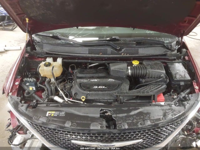 Продажа на аукционе авто 2017 Chrysler Pacifica Touring-l Plus, vin: 2C4RC1EG2HR760054, номер лота: 44873342