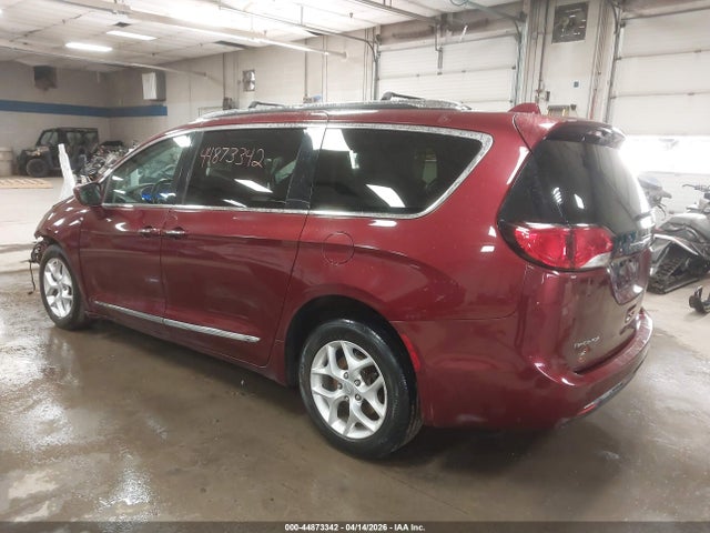 Продажа на аукционе авто 2017 Chrysler Pacifica Touring-l Plus, vin: 2C4RC1EG2HR760054, номер лота: 44873342