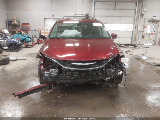Продажа на аукционе авто 2017 Chrysler Pacifica Touring-l Plus, vin: 2C4RC1EG2HR760054, номер лота: 44873342