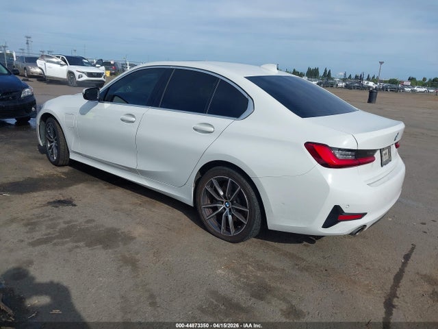 44873350 :رقم المزاد ، 3MW5P7J0XM8B72733 vin ، 2021 Bmw 330e مزاد بيع