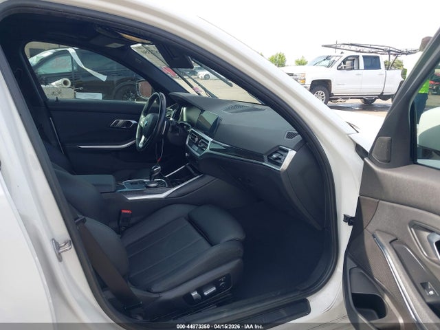 44873350 :رقم المزاد ، 3MW5P7J0XM8B72733 vin ، 2021 Bmw 330e مزاد بيع