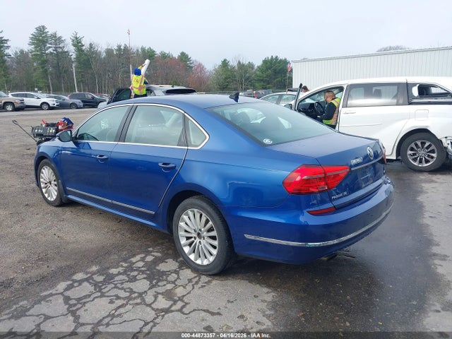 1VWBT7A39GC053951 Volkswagen Passat 1.8t Se
