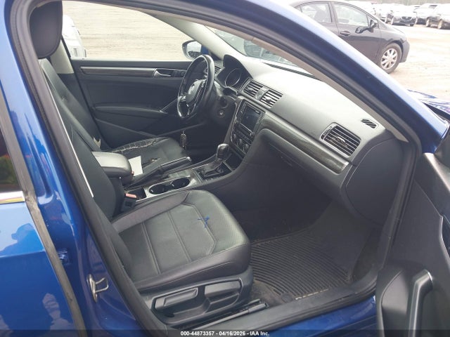 1VWBT7A39GC053951 Volkswagen Passat 1.8t Se