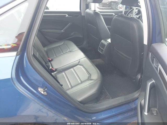 1VWBT7A39GC053951 Volkswagen Passat 1.8t Se