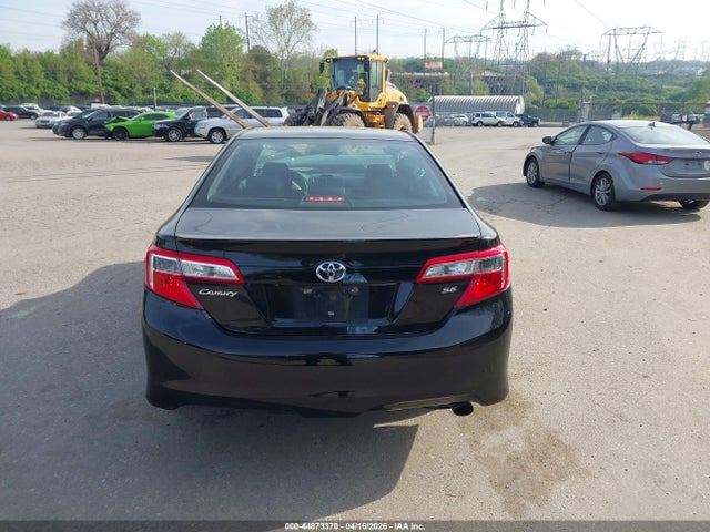 4T1BF1FK1EU460382 Toyota CAMRY SE