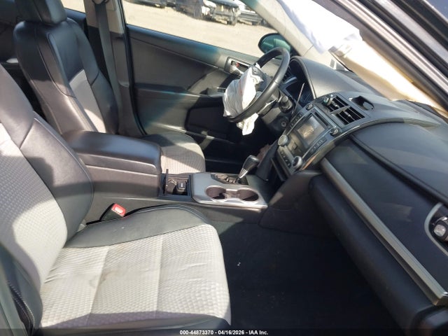 4T1BF1FK1EU460382 Toyota CAMRY SE
