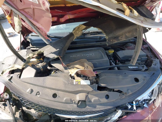 44873376 :رقم المزاد ، 1C3CCCAB1FN553164 vin ، 2015 Chrysler 200 Limited مزاد بيع