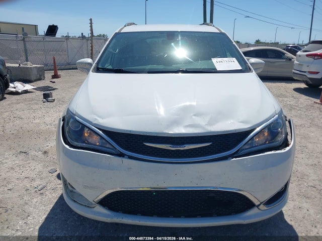 2018 Chrysler Pacifica Touring L მანქანა იყიდება აუქციონზე, vin: 2C4RC1BG3JR233649, აუქციონის ნომერი: 44873394