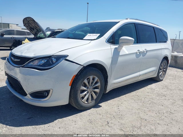 2018 Chrysler Pacifica Touring L მანქანა იყიდება აუქციონზე, vin: 2C4RC1BG3JR233649, აუქციონის ნომერი: 44873394