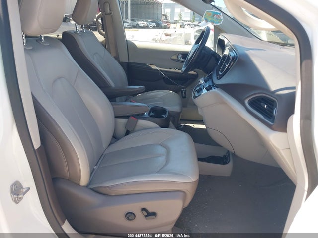 2018 Chrysler Pacifica Touring L მანქანა იყიდება აუქციონზე, vin: 2C4RC1BG3JR233649, აუქციონის ნომერი: 44873394