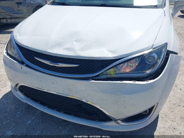 2018 Chrysler Pacifica Touring L მანქანა იყიდება აუქციონზე, vin: 2C4RC1BG3JR233649, აუქციონის ნომერი: 44873394