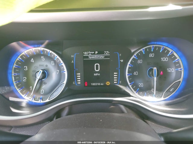 2018 Chrysler Pacifica Touring L მანქანა იყიდება აუქციონზე, vin: 2C4RC1BG3JR233649, აუქციონის ნომერი: 44873394