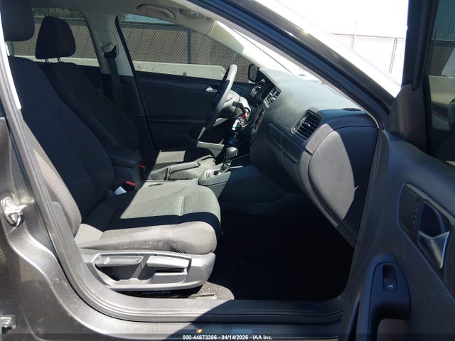 3VW267AJ7GM401525 Volkswagen Jetta 1.4t S