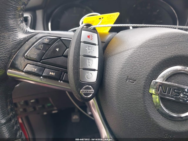 JN8AT2MV7HW281773 Nissan Rogue Sl