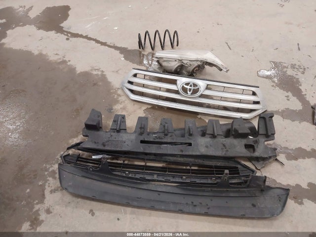 2011 Toyota Highlander Base V6 მანქანა იყიდება აუქციონზე, vin: 5TDBK3EH2BS072126, აუქციონის ნომერი: 44873559