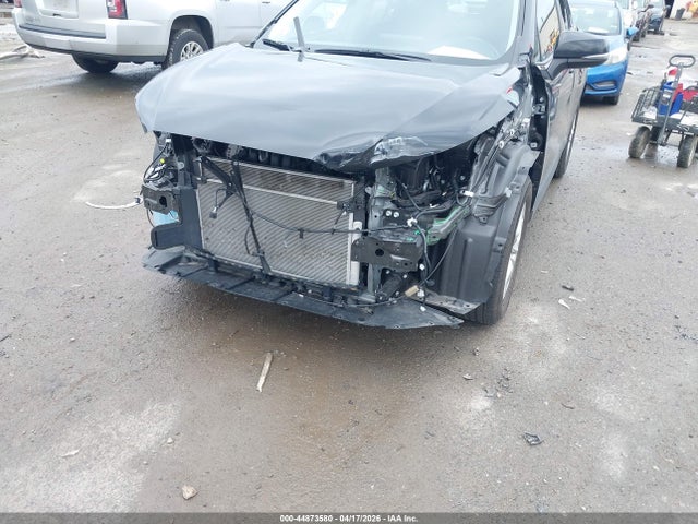 2025 Toyota Corolla Cross Le მანქანა იყიდება აუქციონზე, vin: 7MUCAAAG5SV129577, აუქციონის ნომერი: 44873580