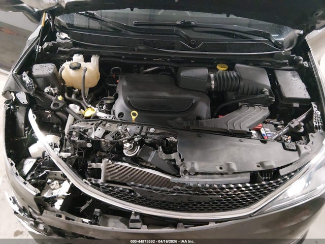 44873592 :رقم المزاد ، 2C4RC1BG6KR540282 vin ، 2019 Chrysler Pacifica Touring L مزاد بيع