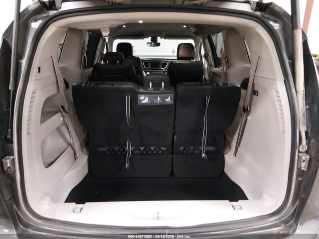 44873592 :رقم المزاد ، 2C4RC1BG6KR540282 vin ، 2019 Chrysler Pacifica Touring L مزاد بيع