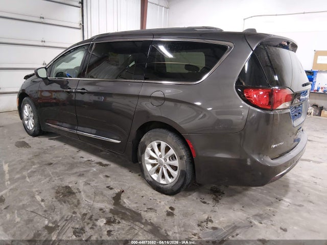 44873592 :رقم المزاد ، 2C4RC1BG6KR540282 vin ، 2019 Chrysler Pacifica Touring L مزاد بيع