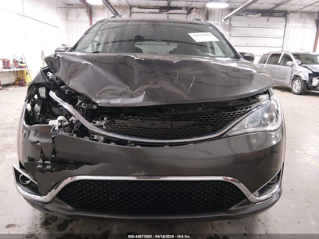 44873592 :رقم المزاد ، 2C4RC1BG6KR540282 vin ، 2019 Chrysler Pacifica Touring L مزاد بيع