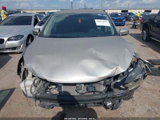 44873632 :رقم المزاد ، 3N1AB7AP2JY249235 vin ، 2018 Nissan Sentra S مزاد بيع