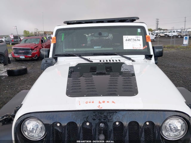 1C4BJWDG4HL529350 Jeep Wrangler Unlimited Sport 4x4
