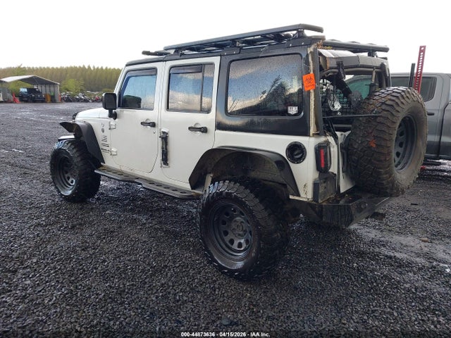 1C4BJWDG4HL529350 Jeep Wrangler Unlimited Sport 4x4