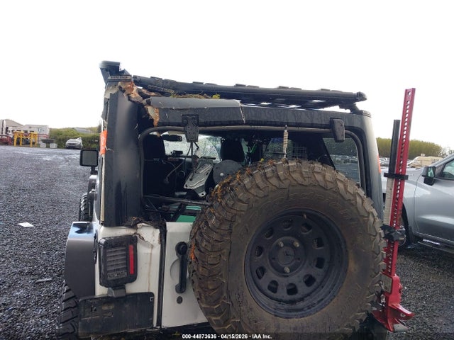 1C4BJWDG4HL529350 Jeep Wrangler Unlimited Sport 4x4