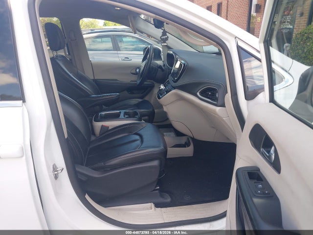 2023 CHRYSLER PACIFICA HYBRID 2C4RC1L78PR541763 Photo 4