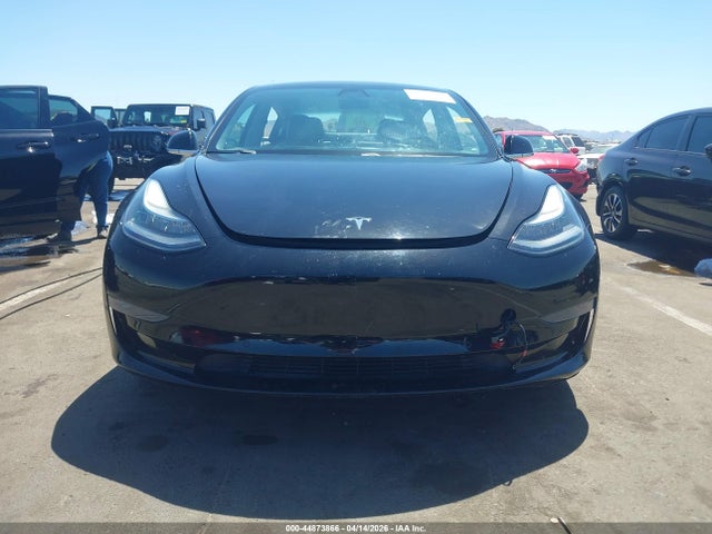 44873866 :رقم المزاد ، 5YJ3E1EA7KF395529 vin ، 2019 Tesla Model 3 مزاد بيع