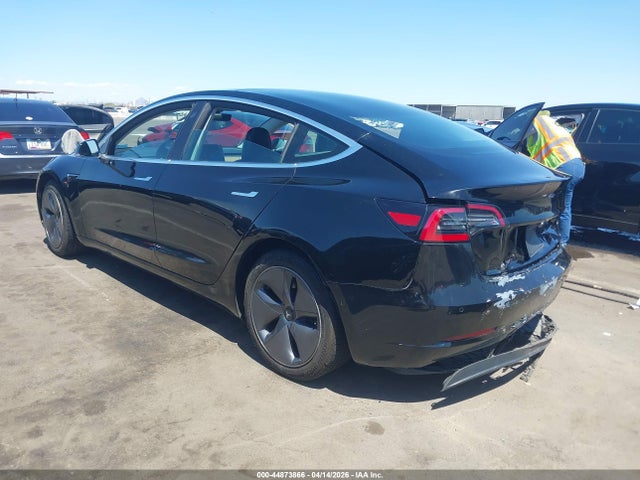 44873866 :رقم المزاد ، 5YJ3E1EA7KF395529 vin ، 2019 Tesla Model 3 مزاد بيع