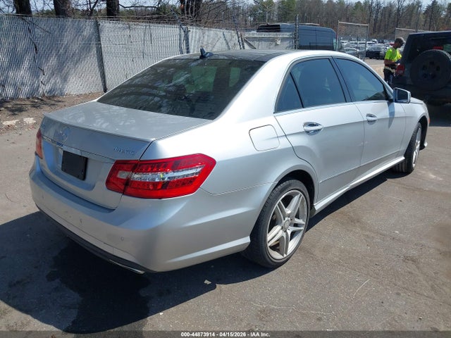 2011 Mercedes-benz E 550 4matic მანქანა იყიდება აუქციონზე, vin: WDDHF9AB1BA442780, აუქციონის ნომერი: 44873914