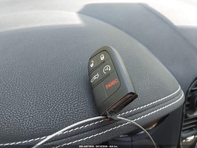 44873938 :رقم المزاد ، 2C3CCABT6FH921066 vin ، 2015 Chrysler 300 300s مزاد بيع