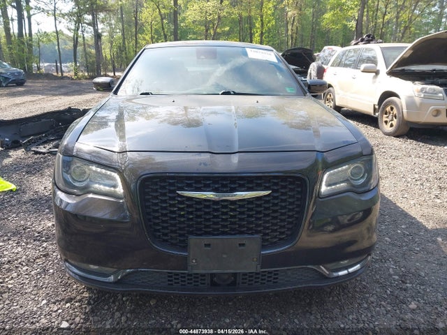 44873938 :رقم المزاد ، 2C3CCABT6FH921066 vin ، 2015 Chrysler 300 300s مزاد بيع