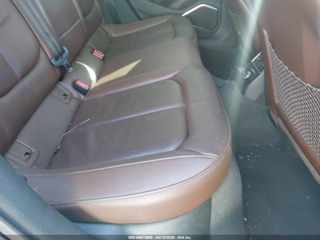 44873960 :رقم المزاد ، WAUK8GFF2H1071127 vin ، 2017 Audi A3 2.0t Premium مزاد بيع