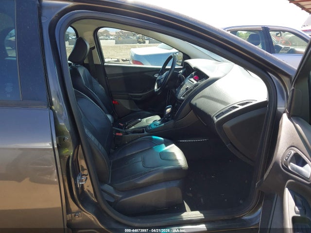 1FADP3K23FL248897 Ford FOCUS SE