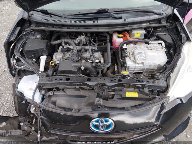 JTDKDTB34E1082113 Toyota Prius C Three