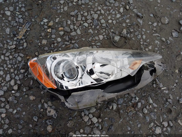 JTDKDTB34E1082113 Toyota Prius C Three