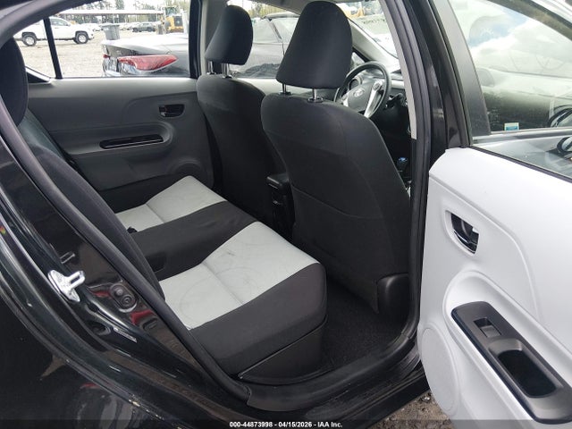 JTDKDTB34E1082113 Toyota Prius C Three